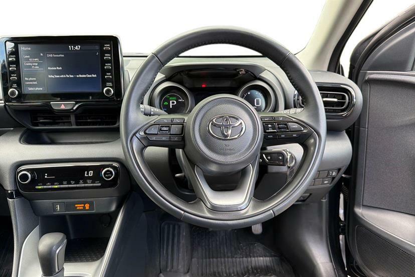 Toyota Yaris 1.5 Hybrid Design Cvt FN23VPL Black #6