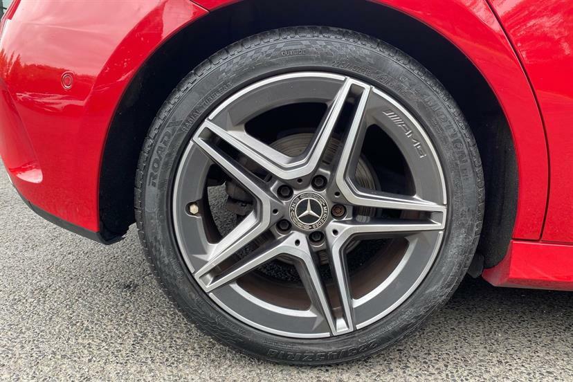Mercedes-Benz A Class A180 Amg Line Executive HJ69BXO Red #4