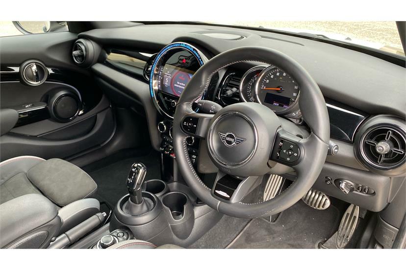 Mini Hatch 1.5 Cooper Sport RO22OMB White #6