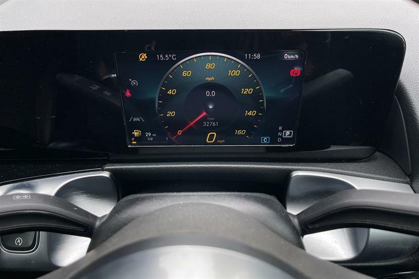 Mercedes-Benz GLB Class 200 Amg Line 7G-tronic FP22KSX White #6