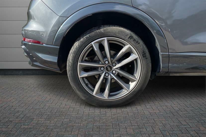 Audi Q3 35 Tfsi Black Edition S Tronic EO22ZLN Grey #5