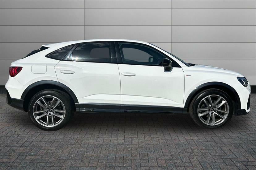 Audi Q3 35 Tfsi Black Edition S Tronic MM72XAA White #4