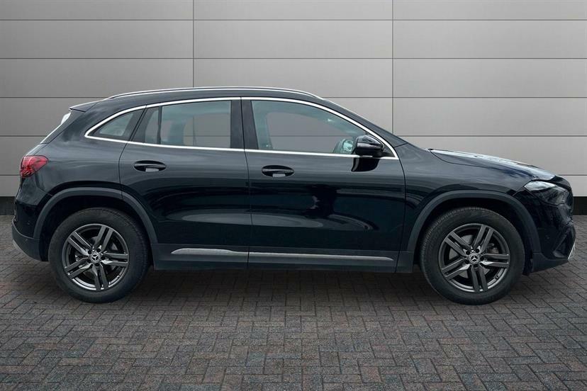 Mercedes-Benz GLA Class 180 Sport Edition FD24RVL Black #3