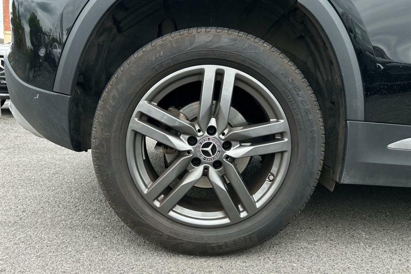 Mercedes-Benz GLA Class 180 Sport Edition FD24RVL Black #4