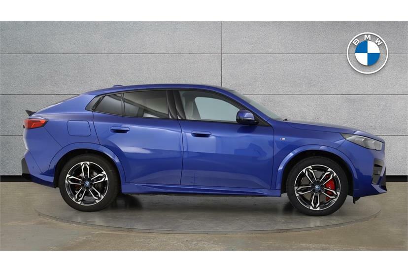BMW iX2 230Kw Xdrive30 Shadow Edition 65Kwh YJ25SDN Blue #3