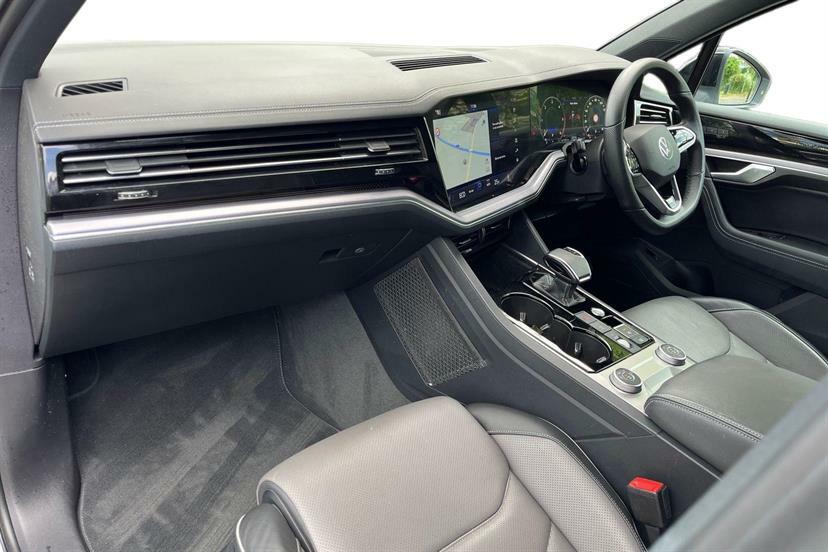 Volkswagen Touareg 3.0 V6 Tdi 4Motion Black Edition Tip FY22BUP White #2