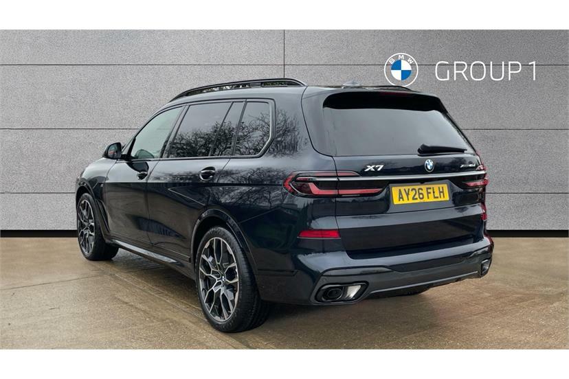 BMW X7 Xdrive40d Mht M Sport Step AY26FLH Black #2
