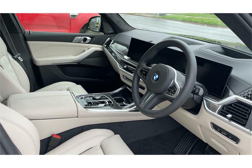 BMW X7 Xdrive40d Mht M Sport Step AY26FLH Black #6
