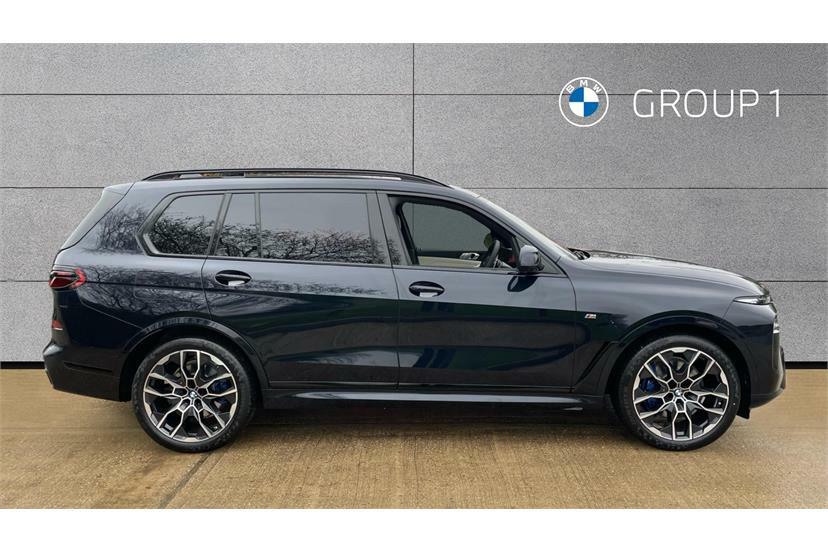 BMW X7 Xdrive40d Mht M Sport Step AY26FLH Black #3