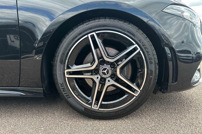 Mercedes-Benz A Class A180 Amg Line Premium KN23YAF Black #4