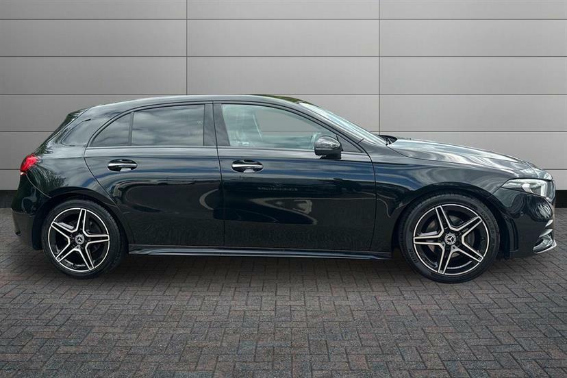 Mercedes-Benz A Class A180 Amg Line Premium KN23YAF Black #3