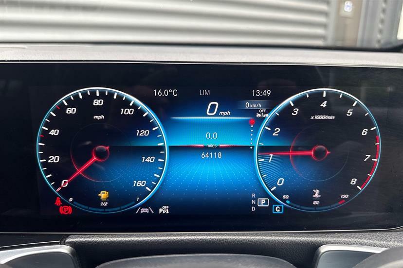 Mercedes-Benz GLB Class 200 Amg Line Premium 7G-tronic KN23ZFD White #6