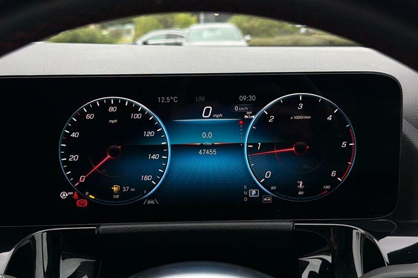 Mercedes-Benz GLA Class 220D 4Matic Amg Line Executive KN23YLT Black #6