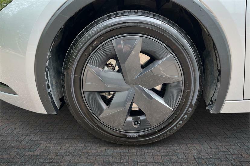 Toyota Prius 2.0 Phev Design Cvt GF75EHR Silver #5