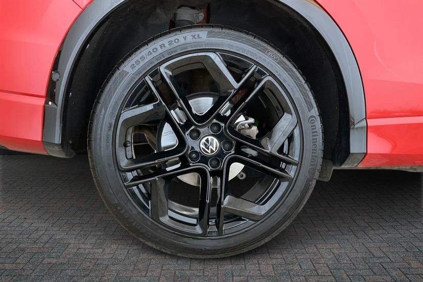 Volkswagen Tiguan 1.5 Etsi 150 R-line Launch Edition Dsg WF24ZTV Red #5