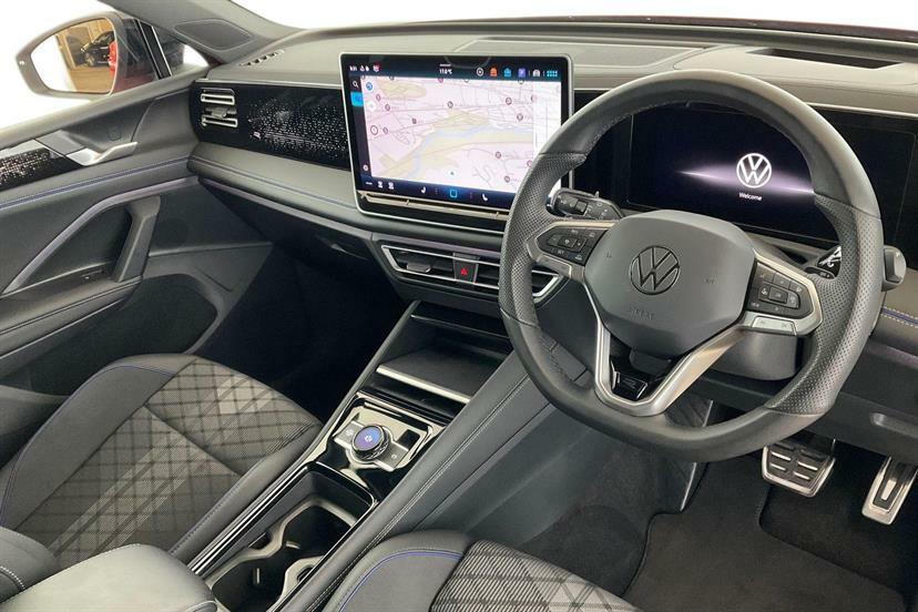 Volkswagen Tiguan 1.5 Etsi 150 R-line Launch Edition Dsg WF24ZTV Red #6