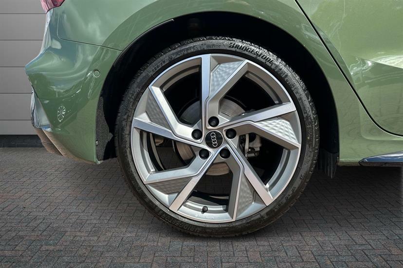 Audi A3 1.5 Tfsi 150 Black Edition S Tronic MA26LYX Green #5