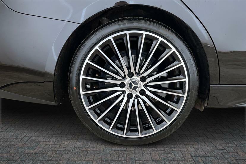 Mercedes-Benz C Class C300 Amg Line Premium Plus 9G-tronic KT25PNV Black #4