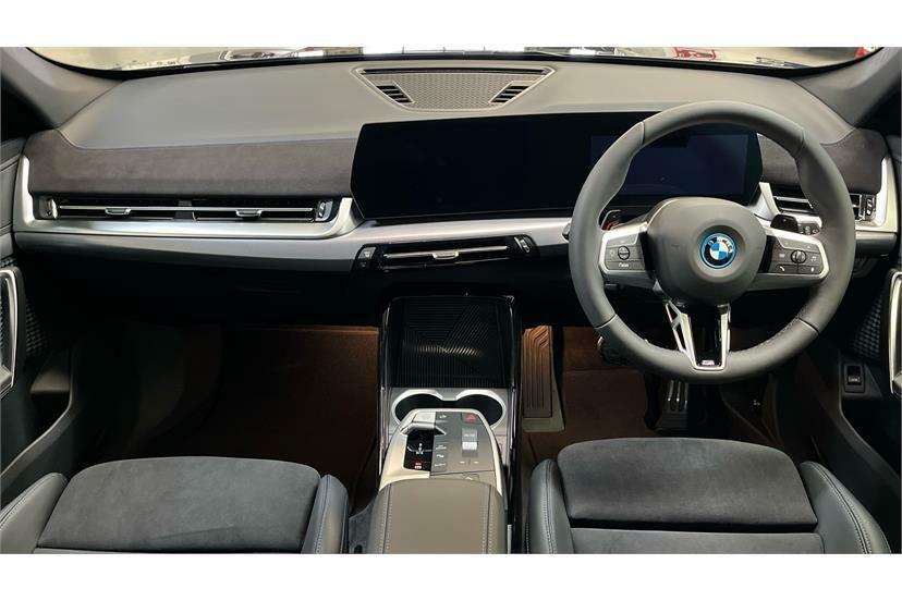 BMW X1 Xdrive 30E M Sport Step GY26PKD Black #4