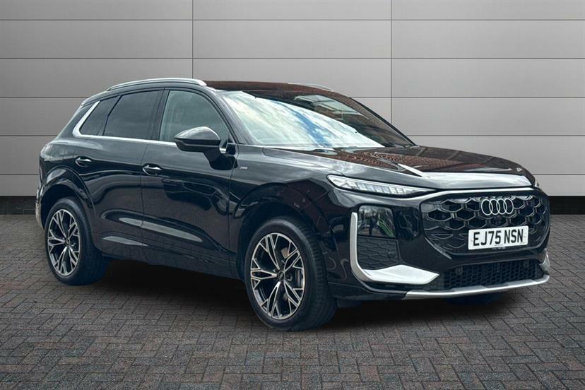 Audi Q3 1.5 E-hybrid S Line S Tronic Black