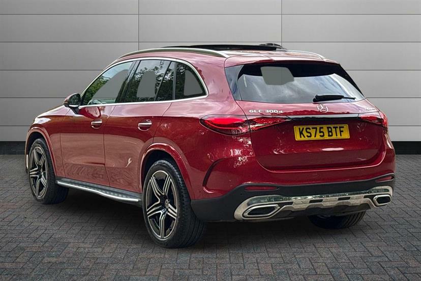 Mercedes-Benz GLC Class 300D 4Matic Amg Line Premium 9G-tronic Red #2