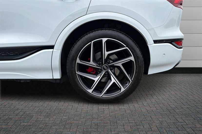 Audi Q6 E-Tron 185Kw 83Kwh Edition 1 EF75YMH Black #5