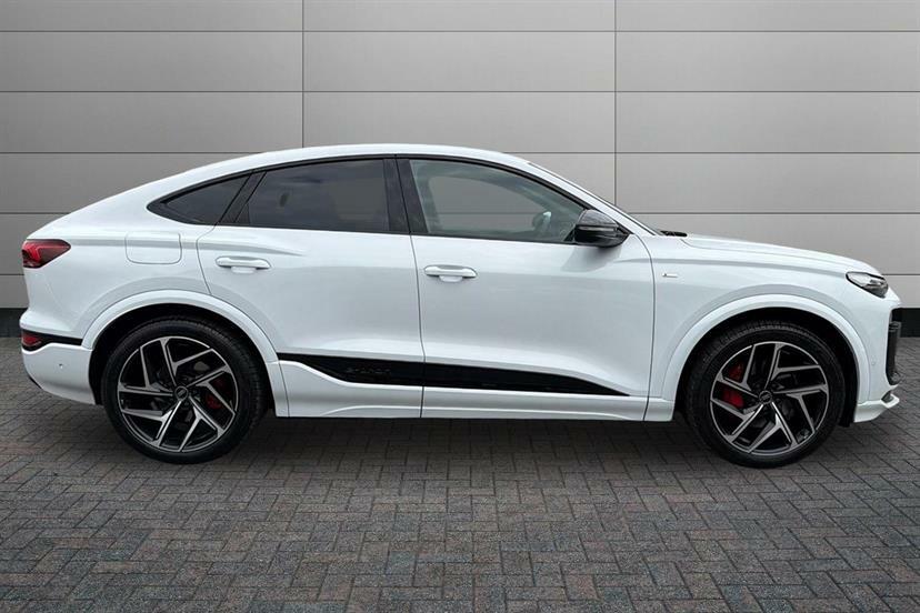Audi Q6 E-Tron 185Kw 83Kwh Edition 1 EF75YMH Black #4