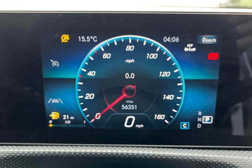 Mercedes-Benz A Class A180d 2.0 Sport Executive KN23YEK White #6