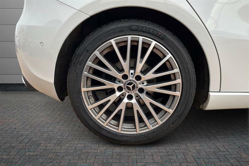 Mercedes-Benz A Class A180d 2.0 Sport Executive KN23YEK White #4
