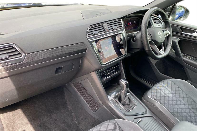 Volkswagen Tiguan 1.5 Tsi 150 R-line Dsg EO70HWE Black #2
