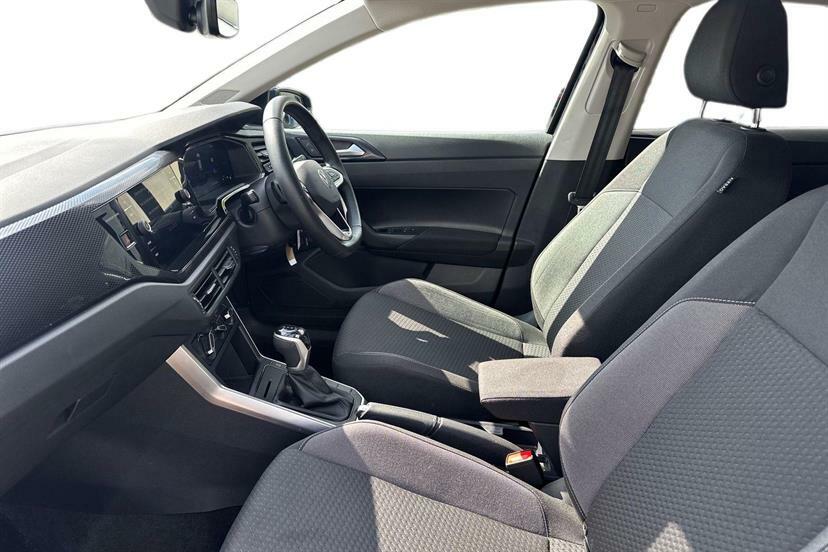 Volkswagen Polo 1.0 Tsi Match Dsg GL25HKU Black #2