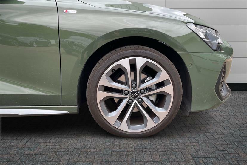 Audi A3 35 Tfsi S Line S Tronic EJ25GNZ Green #5