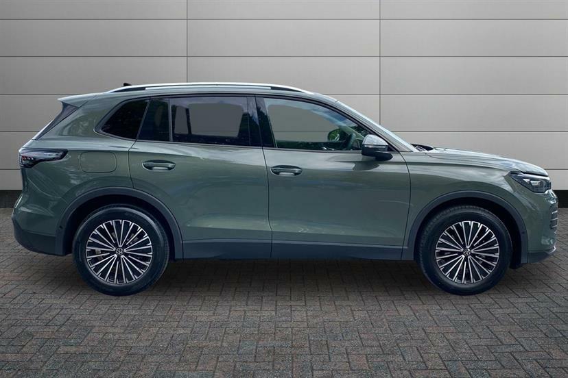 Volkswagen Tiguan 1.5 Etsi 150 Match Dsg MK26AFO Green #4
