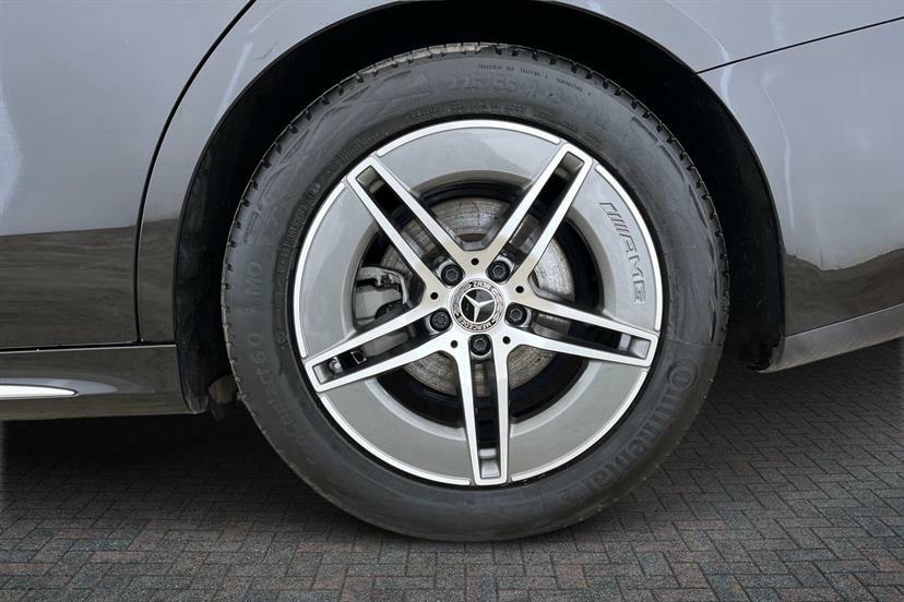 Mercedes-Benz E Class E200 Amg Line 9G-tronic KN25PWK Black #4