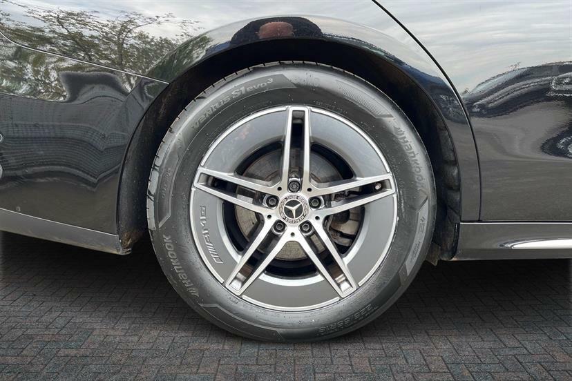 Mercedes-Benz E Class E200 Amg Line 9G-tronic KX25ZBY Black #4
