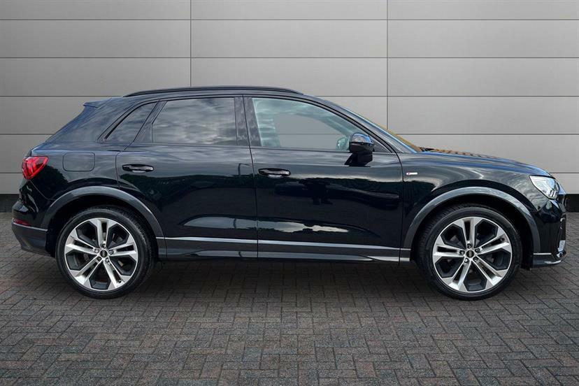 Audi Q3 35 Tfsi Black Edition S Tronic Cs Pack EA22FPV Black #4