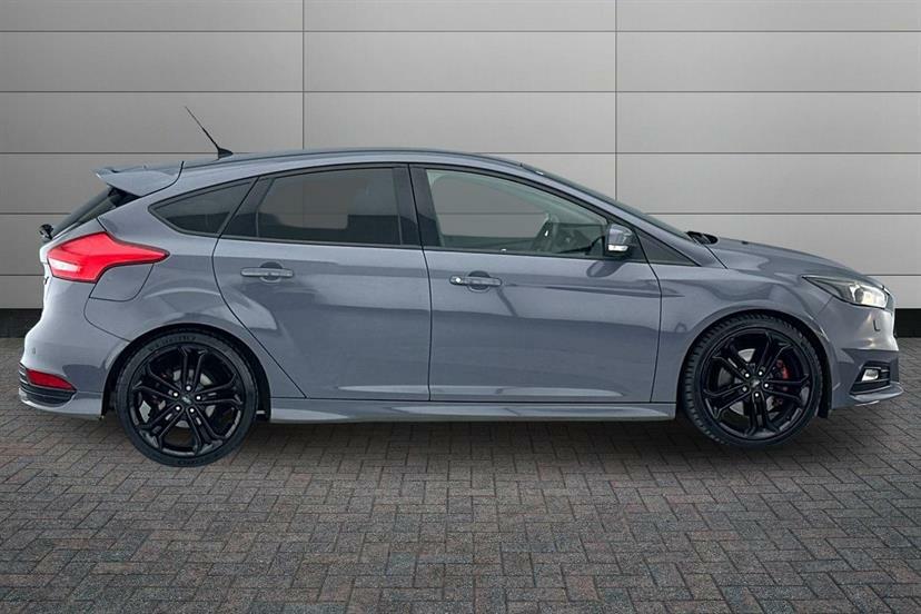 Ford Focus 2.0T Ecoboost St-3 EY66KDU #4