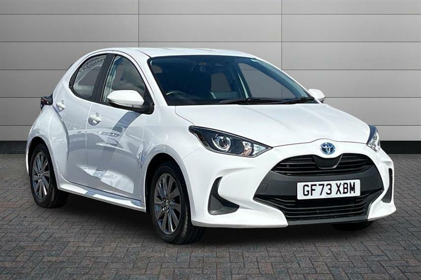 Toyota Yaris 1.5 Hybrid Icon Cvt White