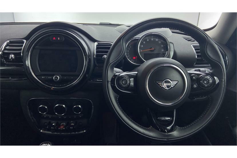 Mini Clubman 1.5 Cooper Exclusive 6Dr PK69NWH Red #5