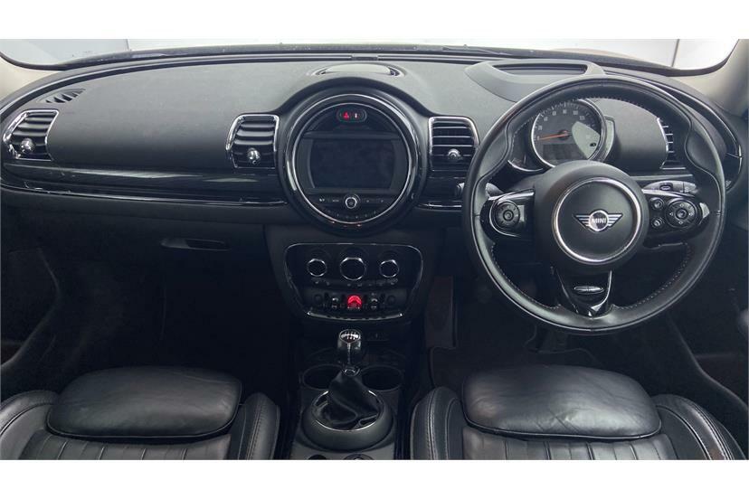 Mini Clubman 1.5 Cooper Exclusive 6Dr PK69NWH Red #4
