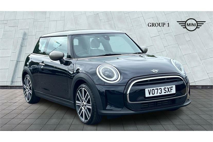 Mini Hatch 1.5 Cooper Exclusive Black