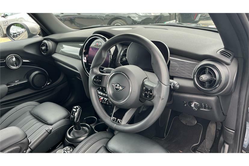 Mini Hatch 1.5 Cooper Exclusive VO73SXF Black #6