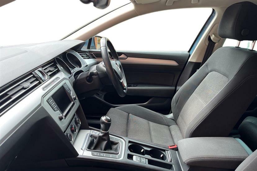 Volkswagen Passat 2.0 Tdi Se Business DG65UHK Blue #2