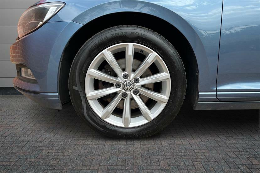 Volkswagen Passat 2.0 Tdi Se Business DG65UHK Blue #5