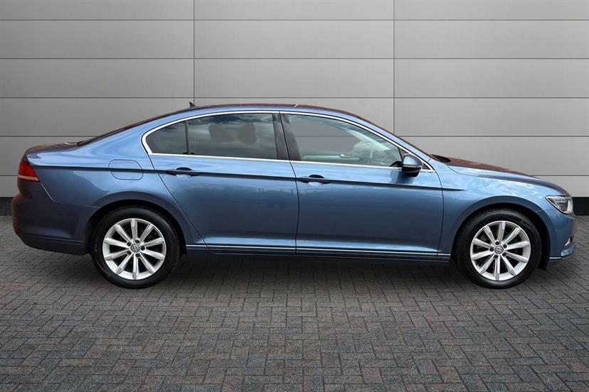 Volkswagen Passat 2.0 Tdi Se Business DG65UHK Blue #4