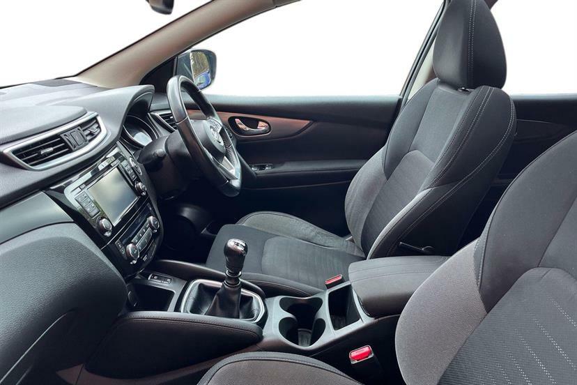 Nissan Qashqai 1.6 Dig-t N-connecta DF67XYY Silver #2