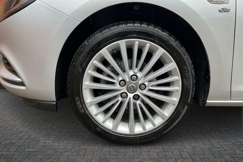 Vauxhall Astra 1.4T 16V 150 Elite Nav Silver #5