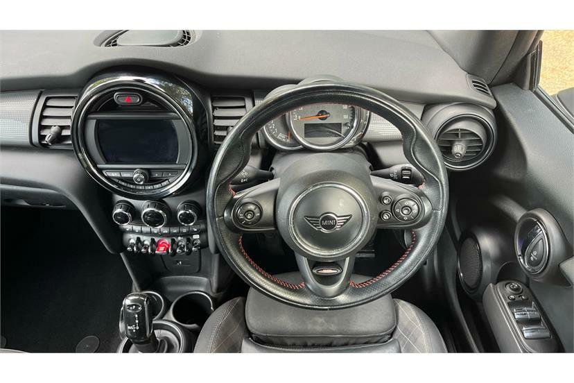 Mini Convertible 1.5 Cooper II Chili Pack P17ALW Red #5