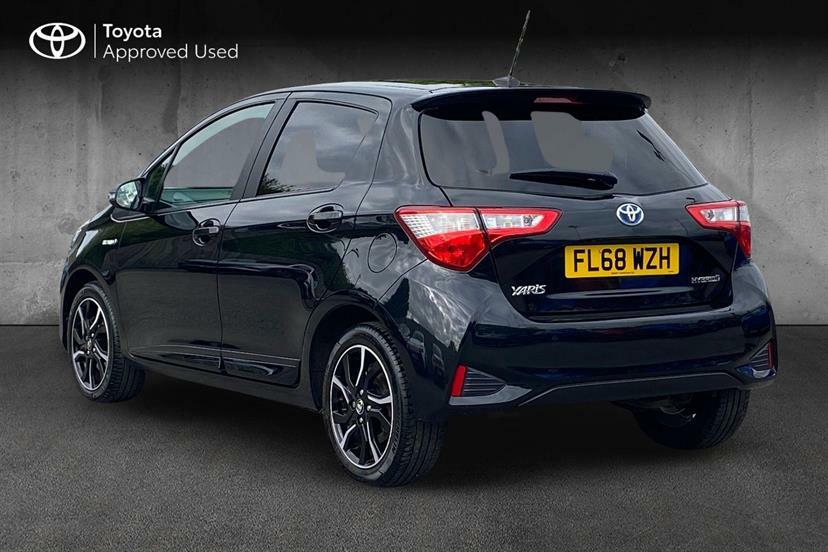 Toyota Yaris 1.5 Hybrid Design Cvt FL68WZH Black #4