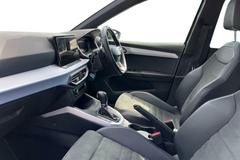 Seat Arona 1.0 Tsi 110 Fr Sport Dsg LB23DPK Black #2
